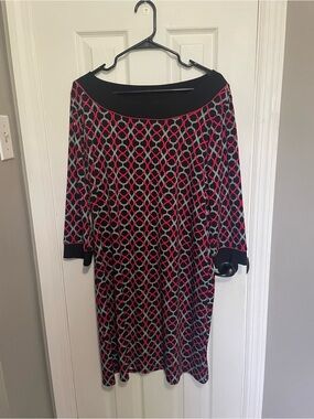 East 5th Black and Pink Geometric Long Sleeve Dress